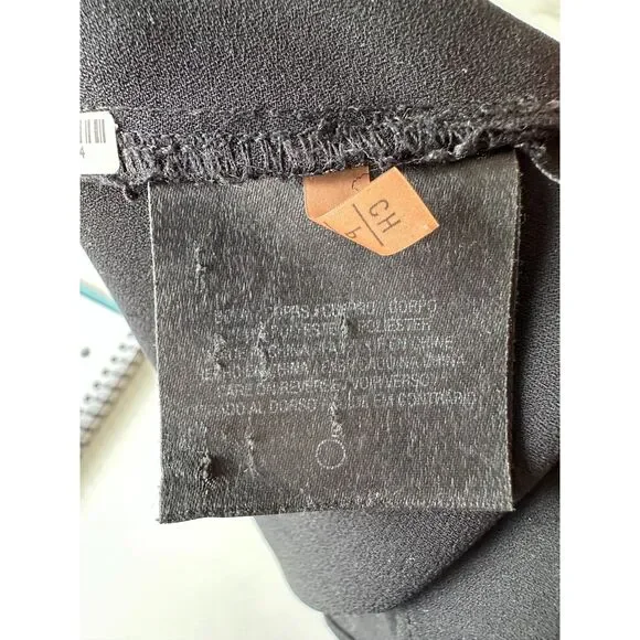 Tahari Split Neck Sleeveless Black Blouse Size Small - Picture 7 of 7